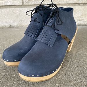 Bryr Clogs Sofie Bootie w/ Kilt, in Ink, size 9/39